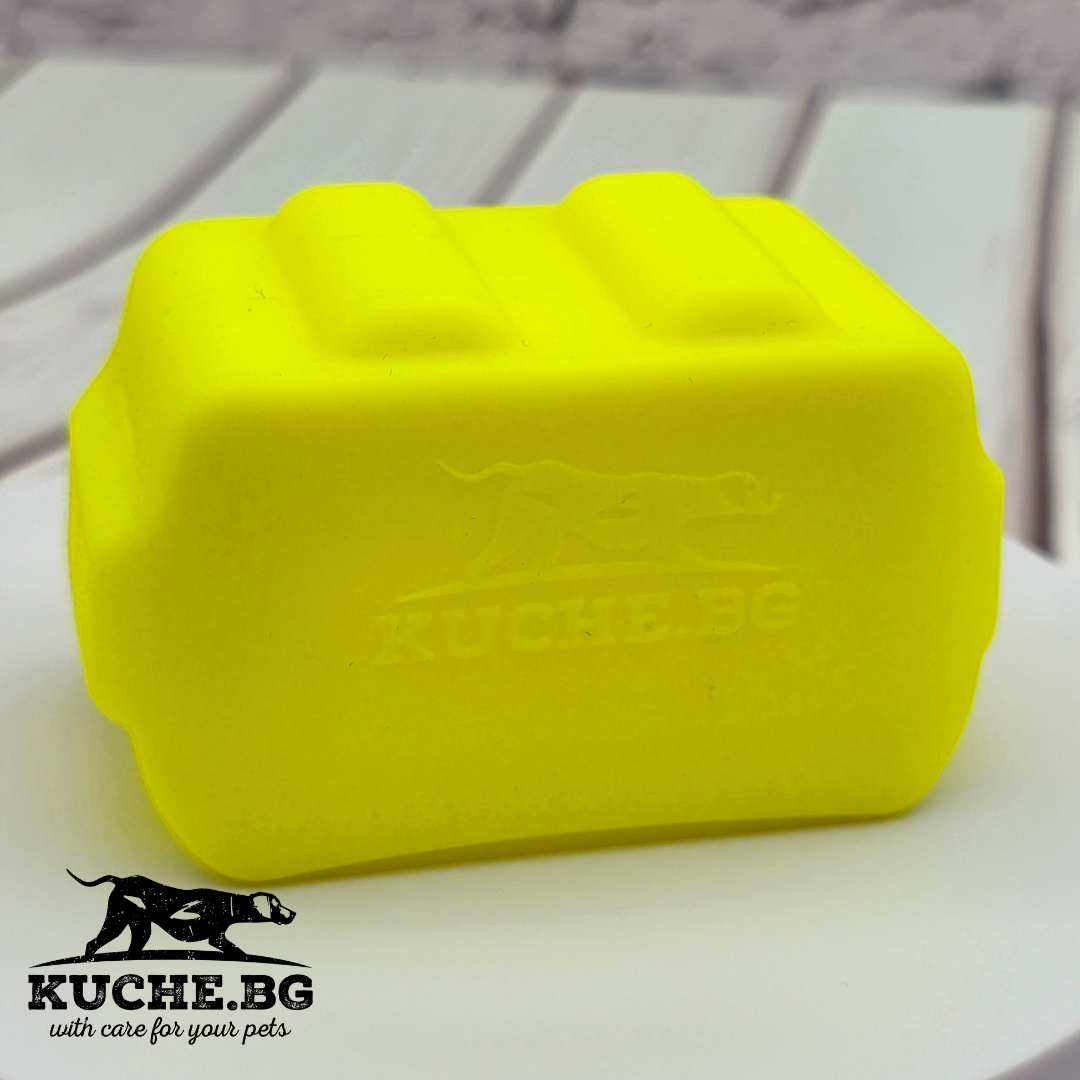 Силиконов протектор за GPS тракер ICAR 122T и ICAR 122M в жълт цвят, предпазващ устройството от удар и надраскване.